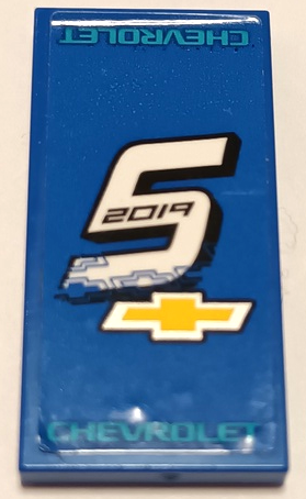 Lego Tile 2 x 4 with White Number 5, Black '2019', 'CHEVROLET' and Logo Pattern (Sticker) - Set 75891 / Blue