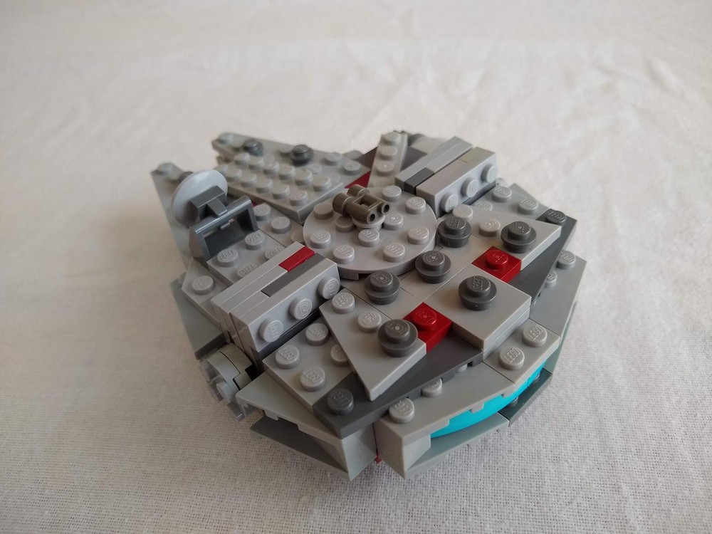 Lego Mid-mid-scale Millennium Falcon
