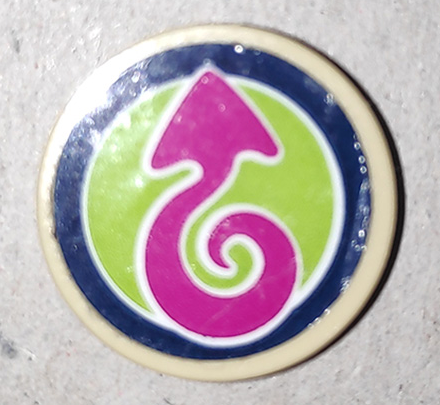 Lego Tile, Round 2 x 2 with Bottom Stud Holder with Magenta Arrow on Lime Background with Dark Blue Border Pattern (Sticker) - Set 41173 / Tan