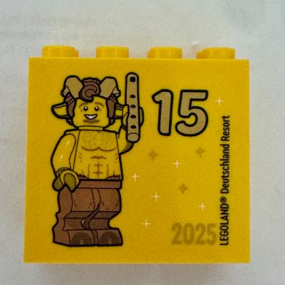 Lego Brick 2 x 4 x 3 with 'LEGOLAND Deutschland Resort 15 2025', (Besuchsmeister Gold) Print