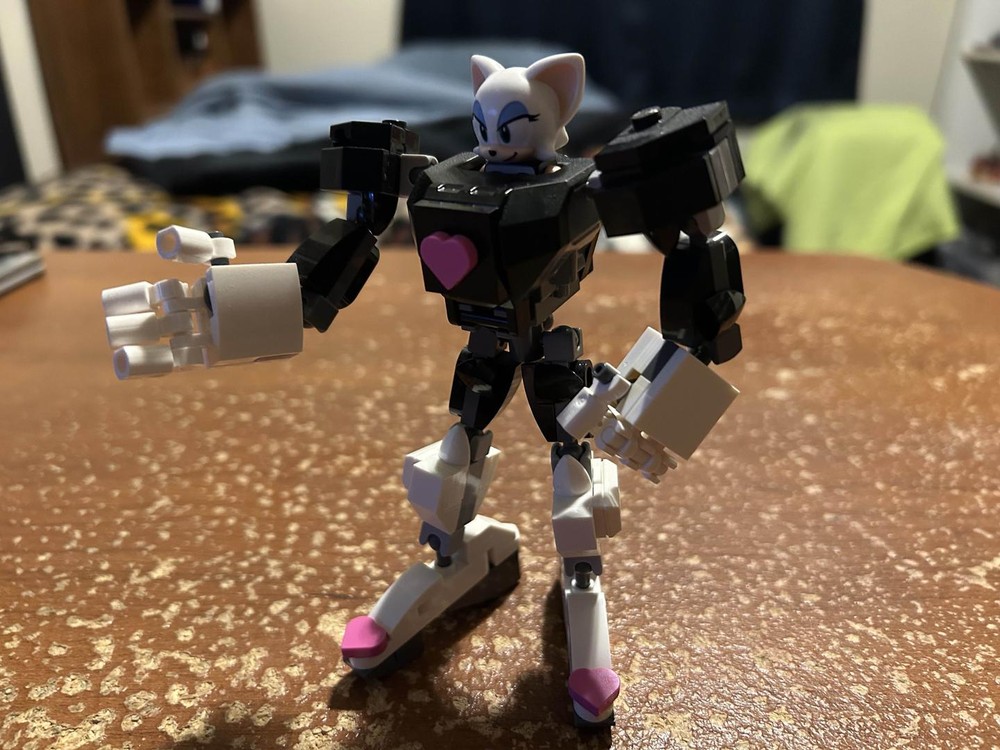 Lego Rouge Stealth Mech