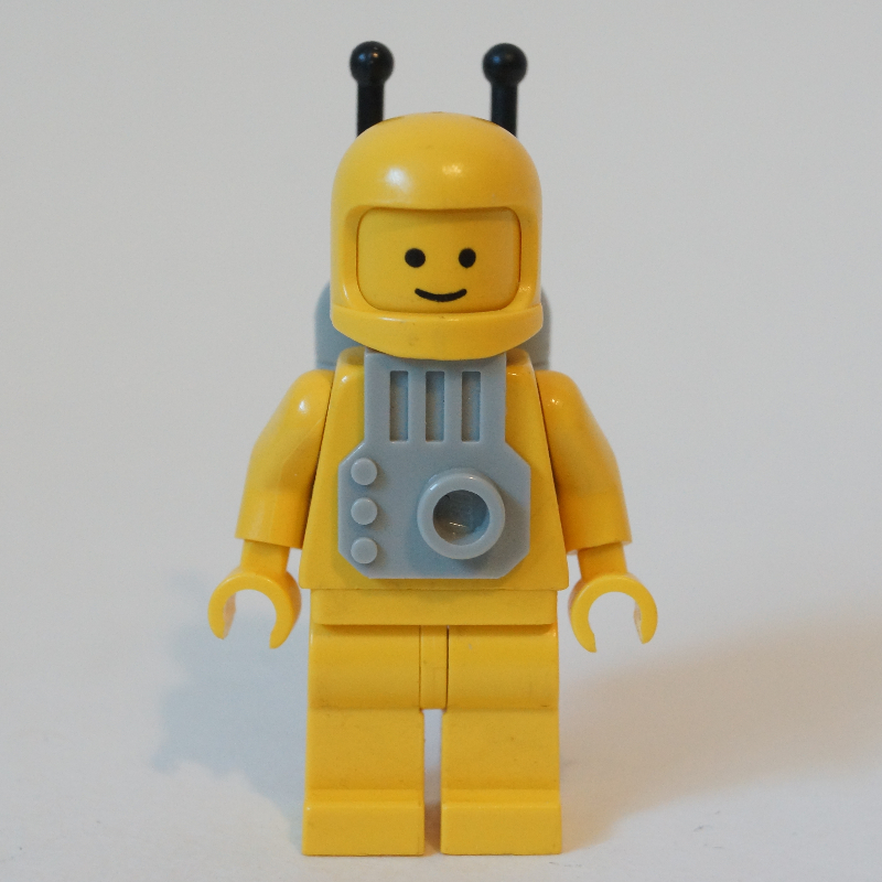 Lego Classic Spaceman, Yellow with Jetpack (3842b Helmet)