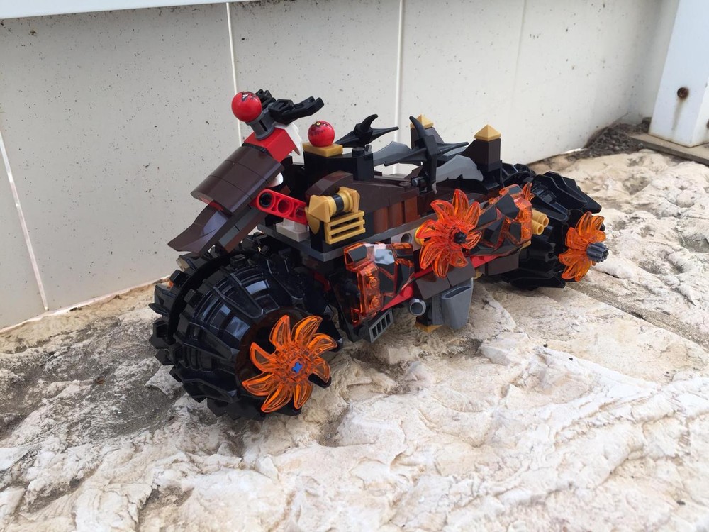 Lego 70321 - Magma Cycle