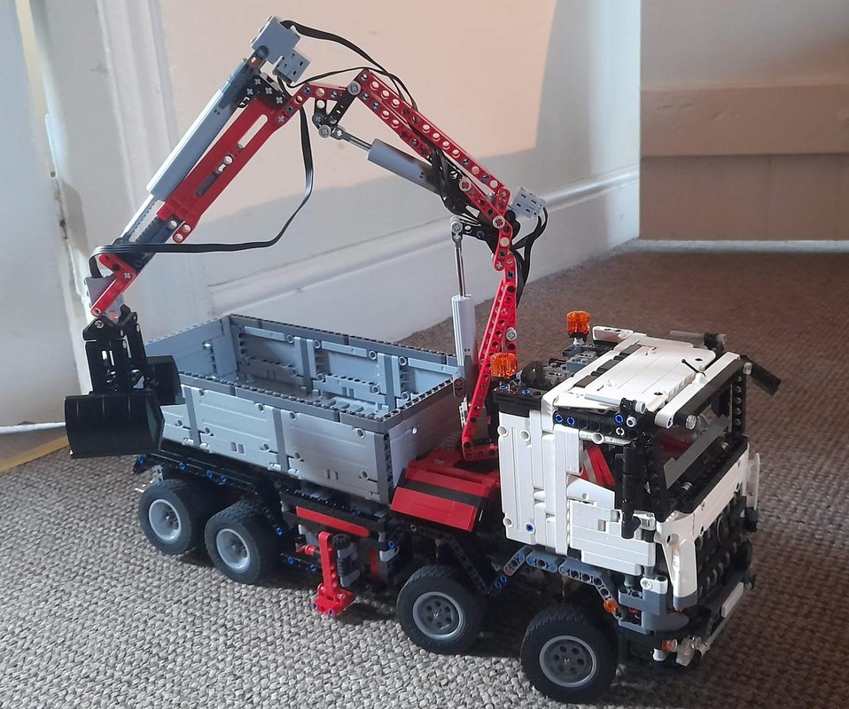 Lego Arocs (42043) motorised actuator version