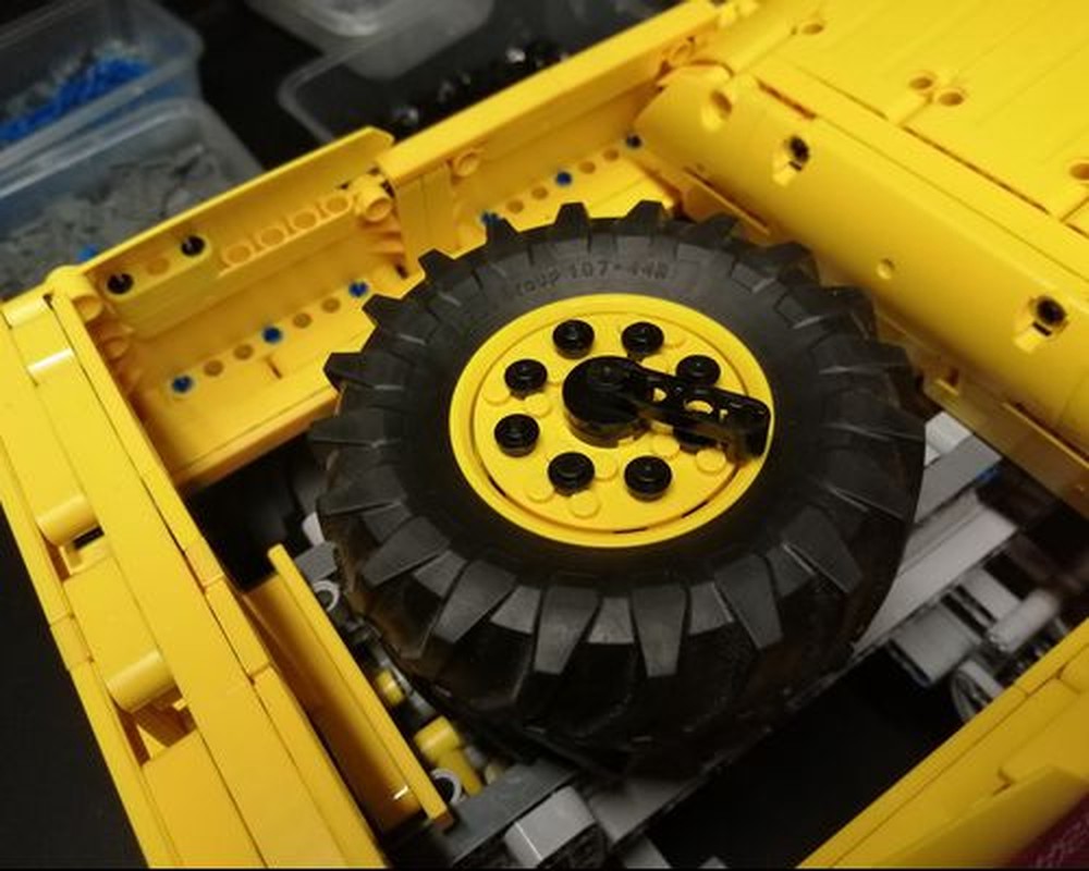 Lego tatra 8x8 wheel