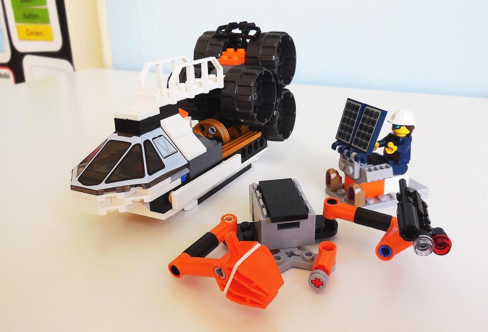 Lego 60225 Space Freighter