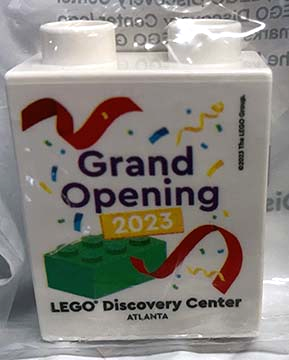 Lego Duplo, Brick 1 x 2 x 2 with Grand Opening 2023 LEGO Discovery Center ATLANTA Pattern / White