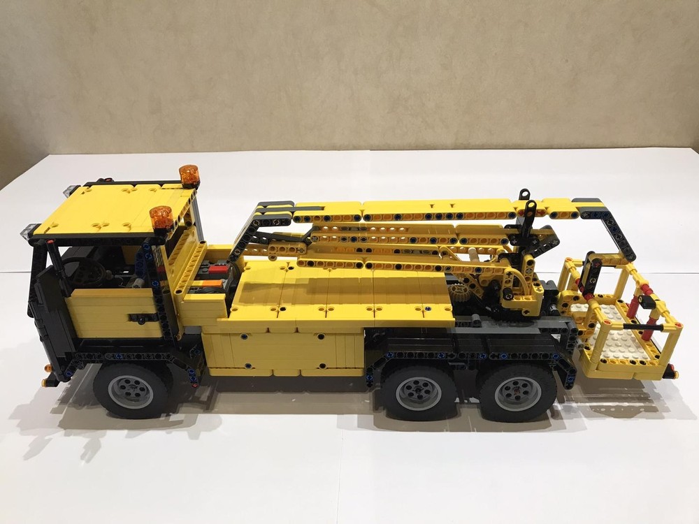 Lego RC Cherry Piker