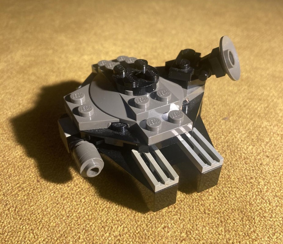 Lego Minature millennium falcon (2004)