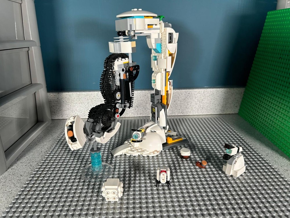 Lego Glados alternate build