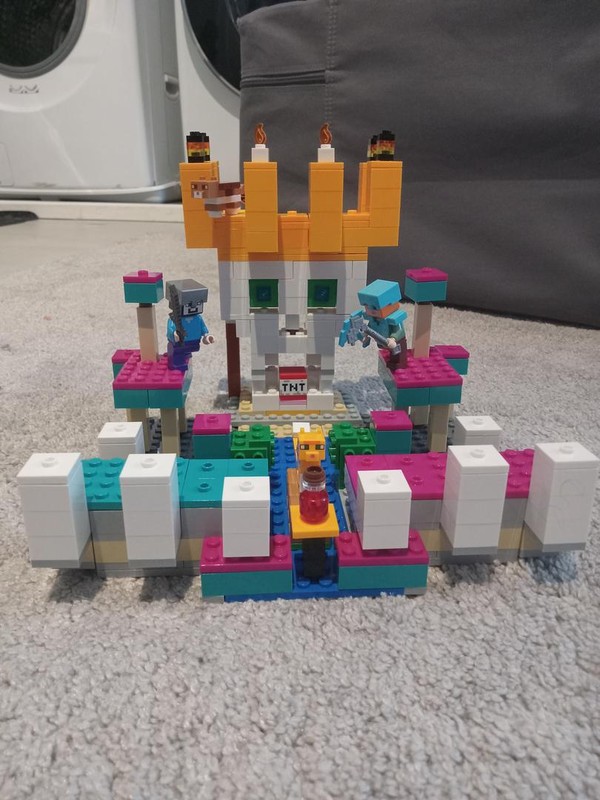 Lego Skull Arena