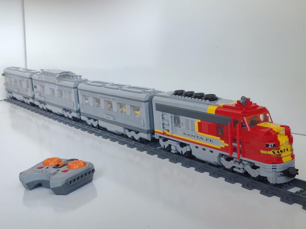 Lego Santa Fe Super Chief RC Train Set