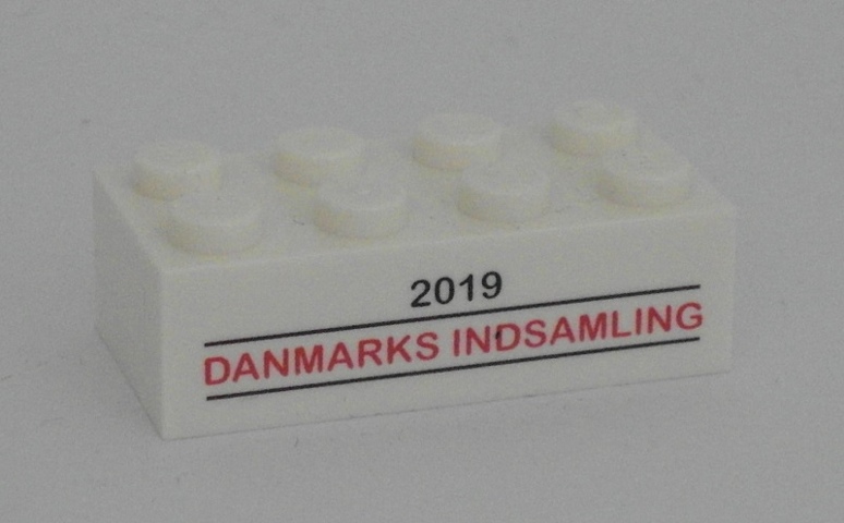 Lego Brick 2 x 4 with '2019 DANMARKS INDSAMLING' Pattern