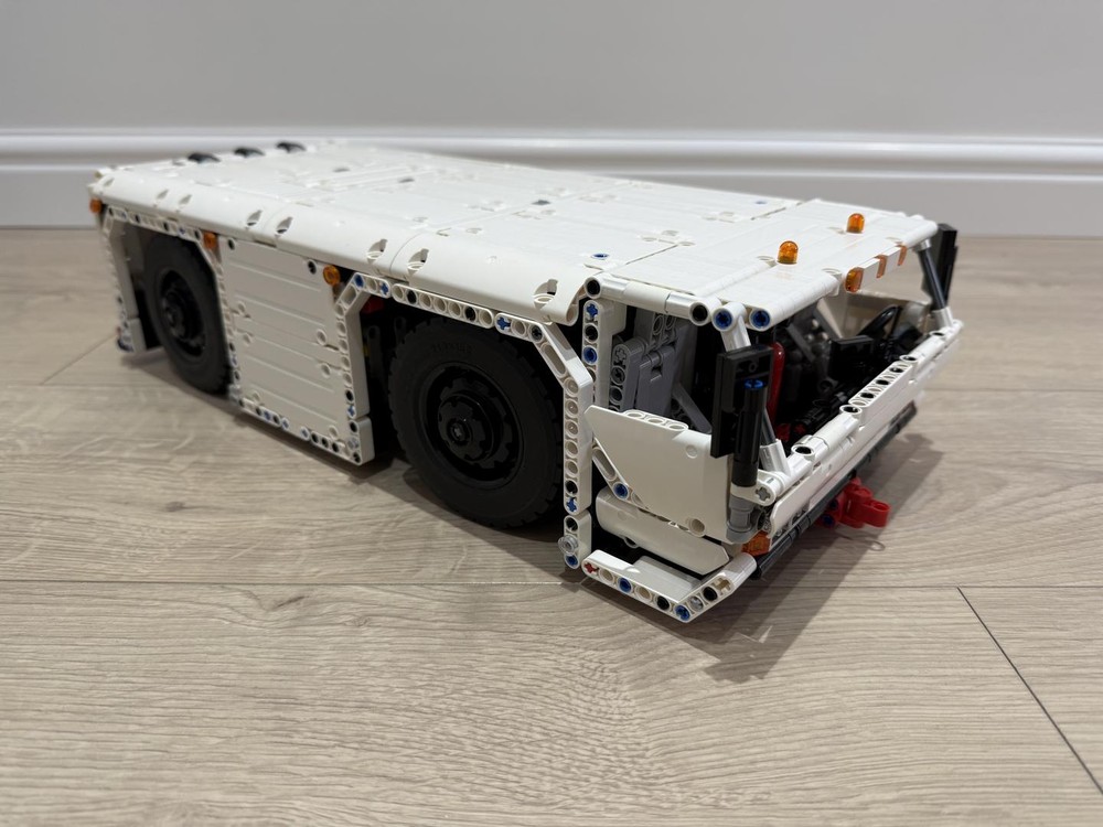 Lego Airfield Tug XL