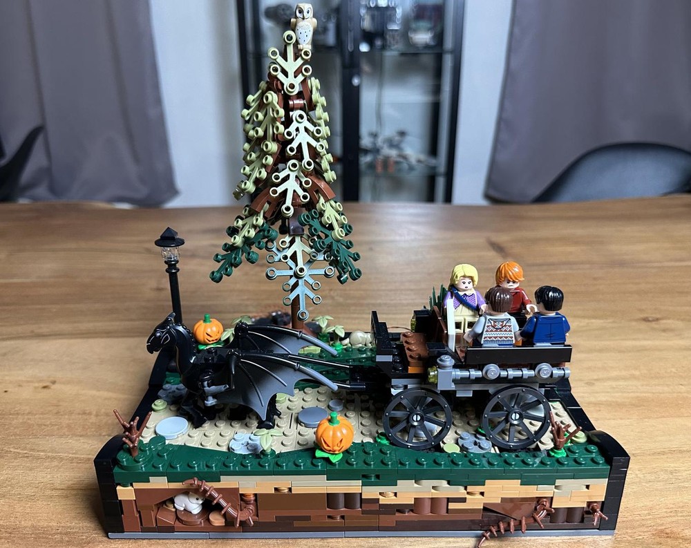 Lego Kinetic Invisible Horse Carriage