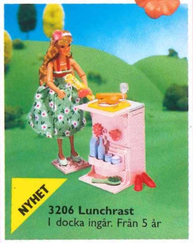 Lego Ashley's Snack Time (Emma Making Lunch)