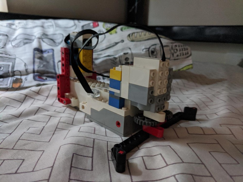 Lego Boost Robot Claw version 0.4