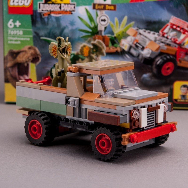 Lego 76958 Old Farmer's Car
