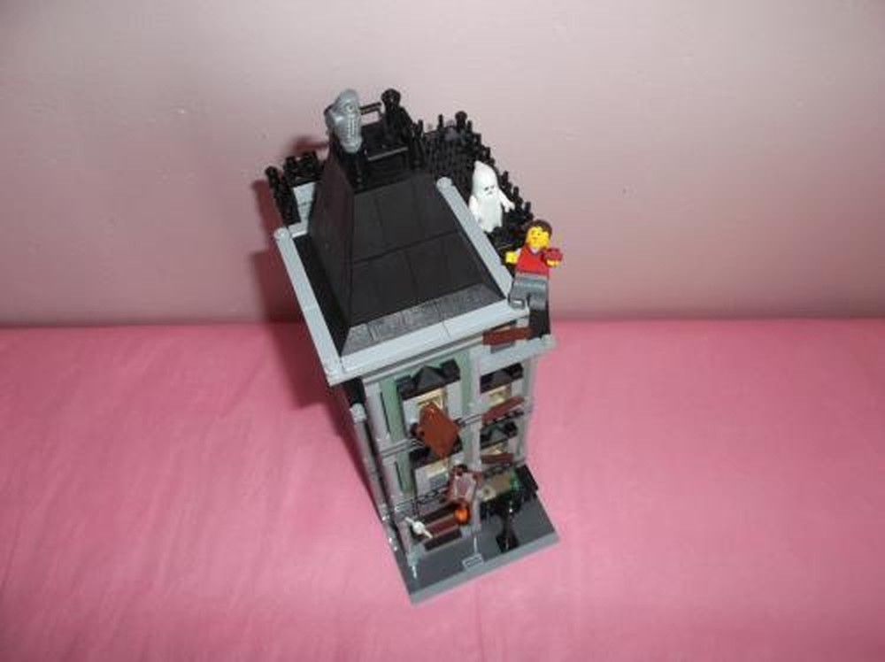 Lego Modular Haunted House