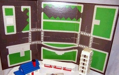 Lego Town Plan Board, Cardboard Tri-Fold (48 1/4cm x 84 1/2cm)