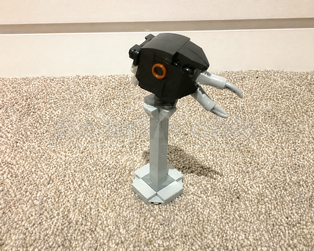Lego Collectable Bird Heads: Australian Magpie