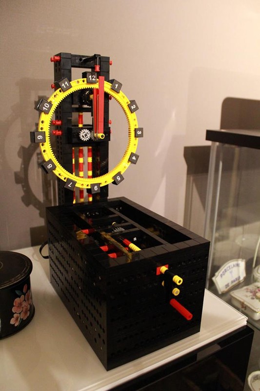 Lego Experimental clock