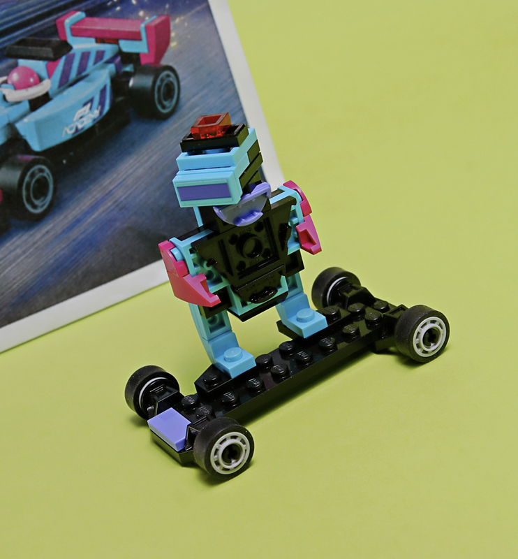 Lego 30734 Robot on a skateboard