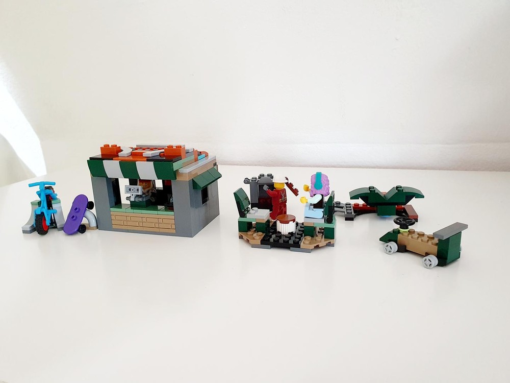 Lego 70430 Kiosk with small playground