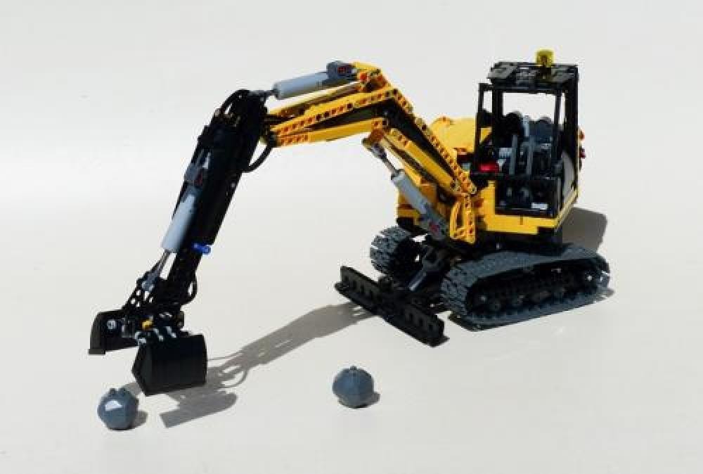 Lego Full RC Compact Excavator