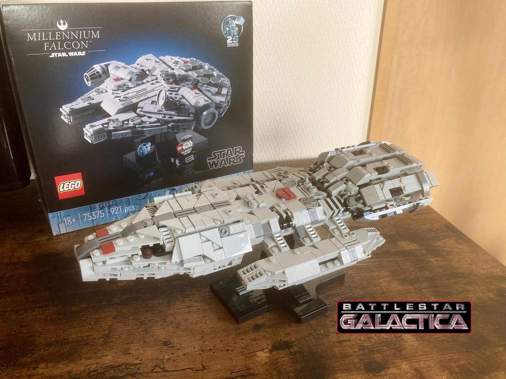 Lego 2004 Battlestar Pegasus Midi-Scale