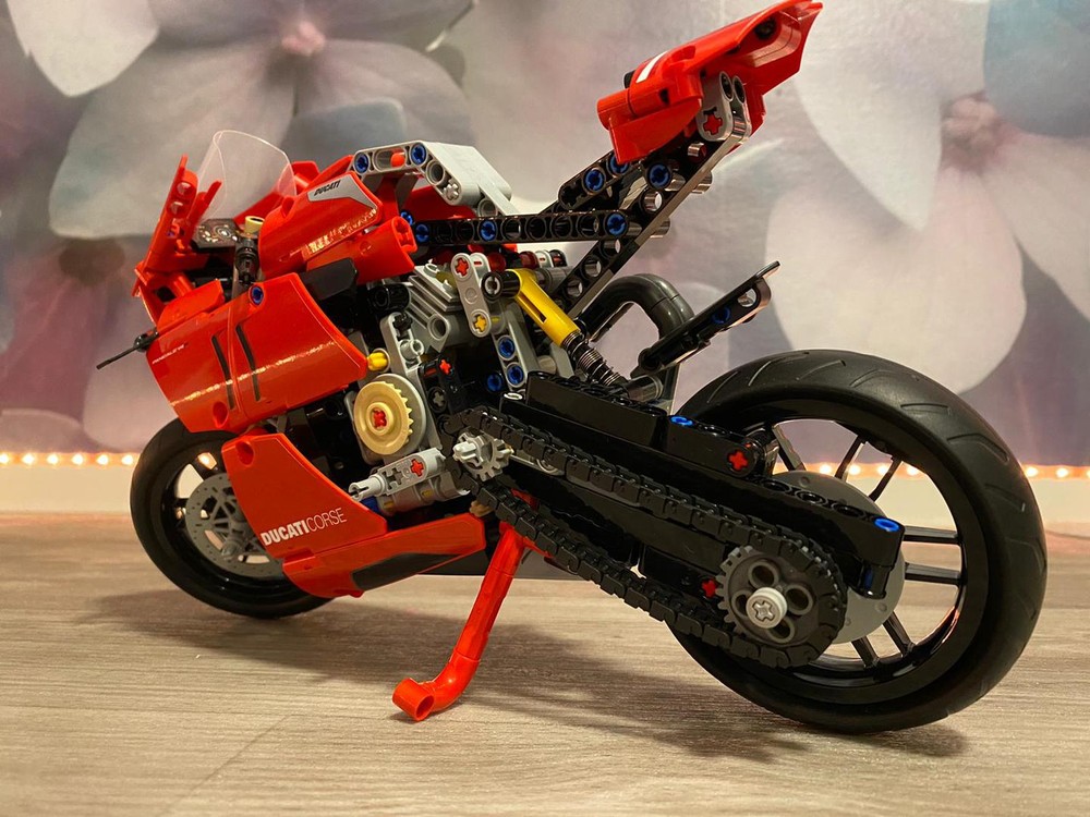 Lego Ducati Panigale / Kickstand