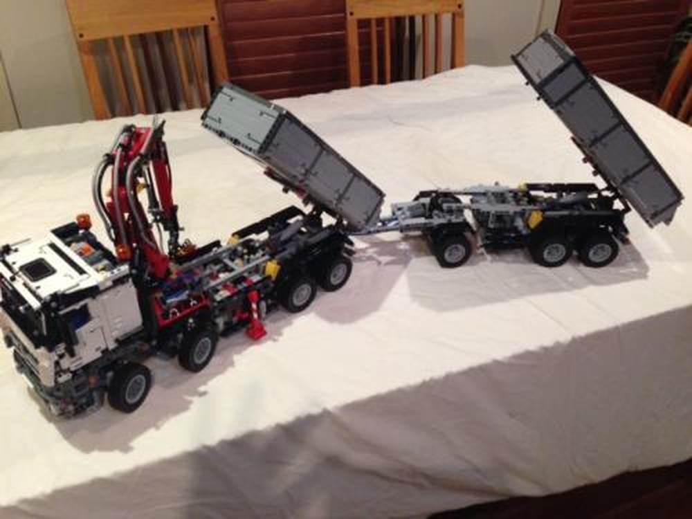 Lego Motorised trailer matching Mercedes 42043