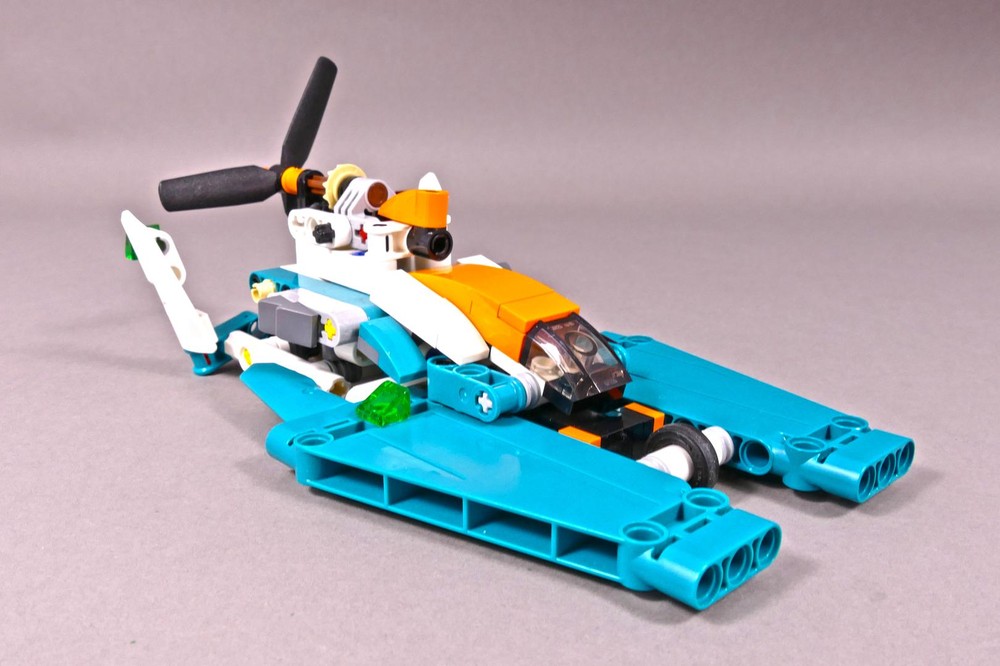 Lego Hydroplane - LEGO Technic 42117 T Model