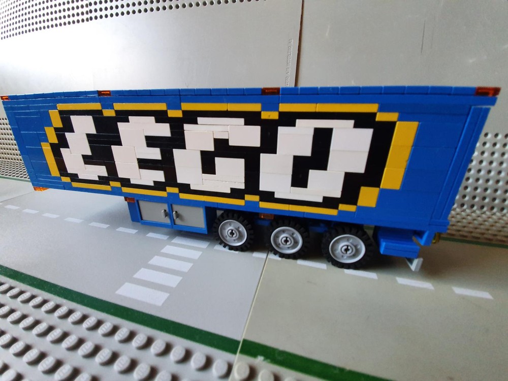 Lego Trailer "LEGO" blue