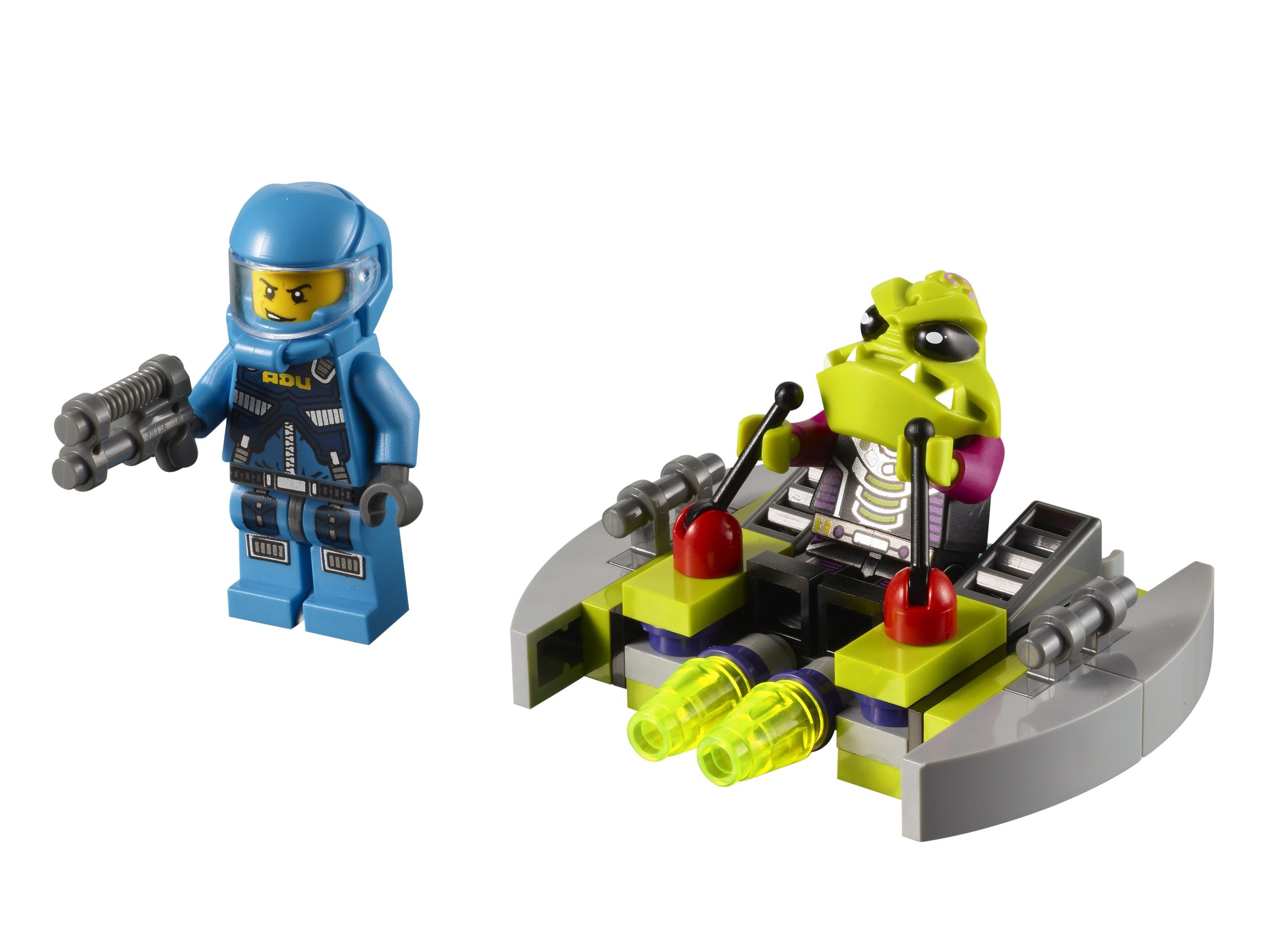 Lego Alien Striker
