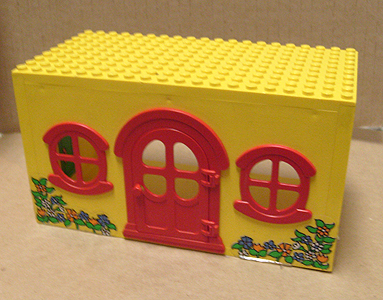 Lego Fabuland House Block 10 x 20 x 9 with Red Door and Windows with Flowers Pattern (Stickers) - Sets 132-1 / 341-2 / Yellow
