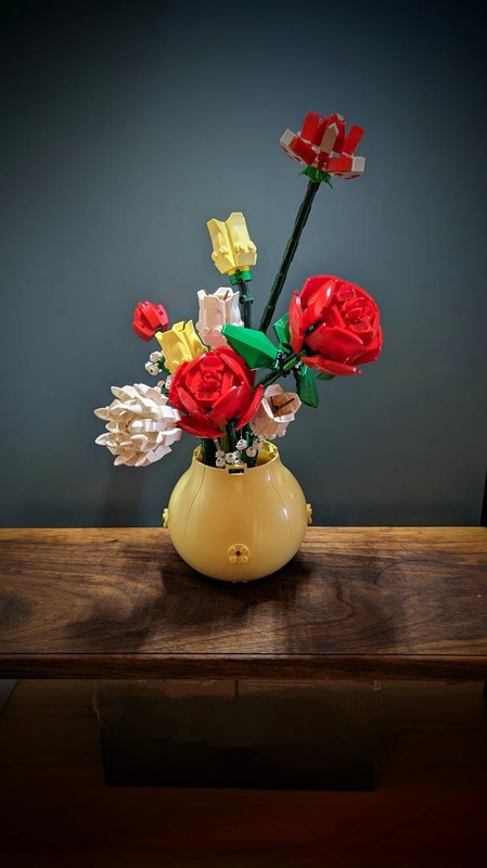 Lego Brickebana: Tulips, Roses and Chrysanthemum