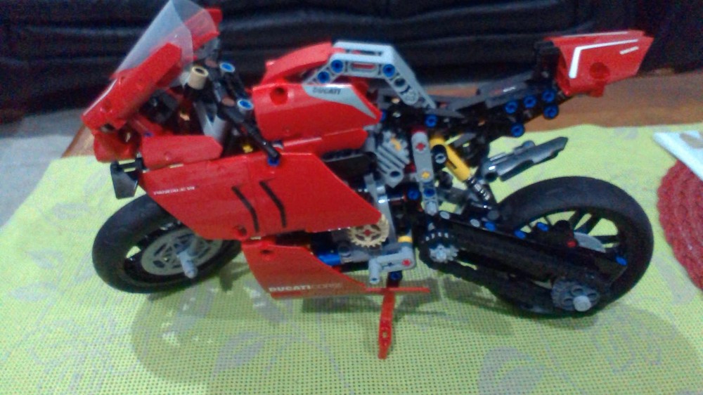 Lego 42107 moc stand