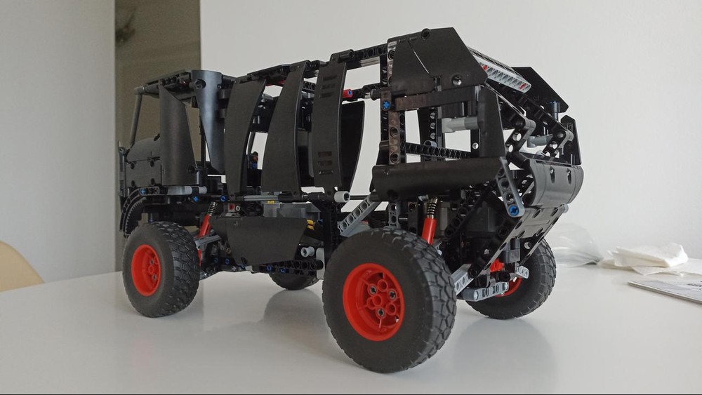 Lego 42160-alt bodywork - Dakar ghost truck