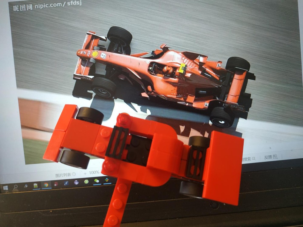 Lego 40220-F1-mode
