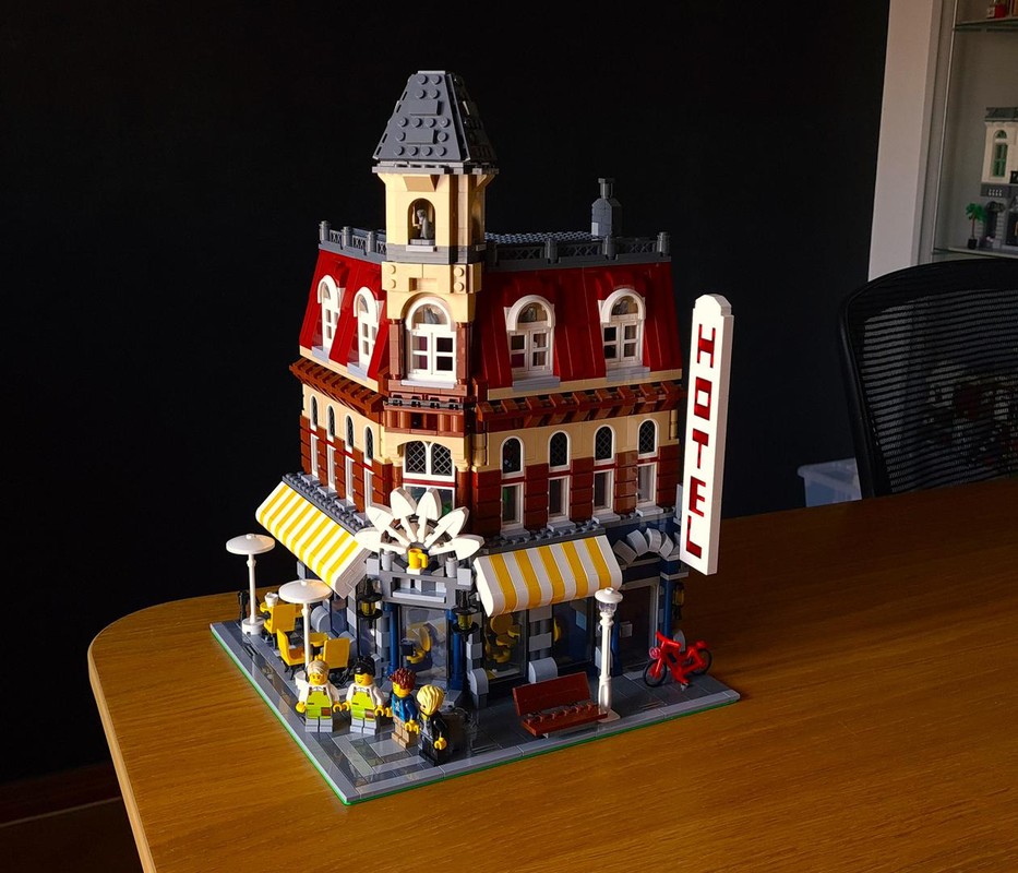 Lego Cafe Corner 2023