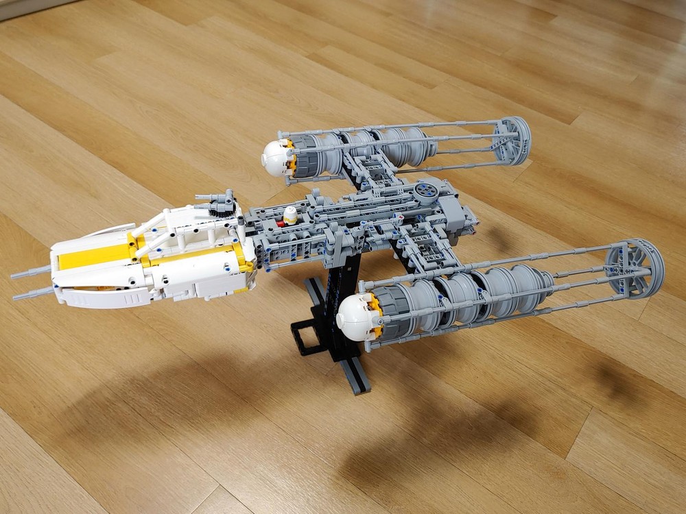 Lego TECHNIC UCS size Y WING