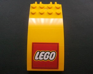 Lego Windscreen 8 x 4 x 2 Curved with Locking Dual 2 Fingers with LEGO Logo Pattern (Sticker) - Set 3221 / Yellow