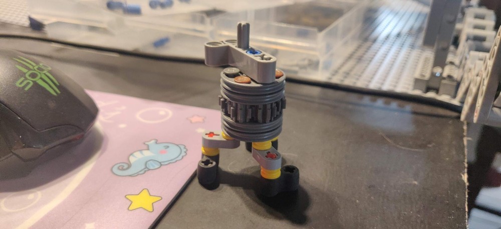 Lego 3 armed gripper