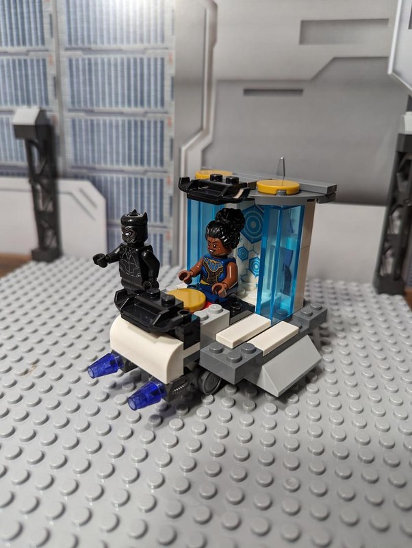 Lego Shuri's Mobile Lab