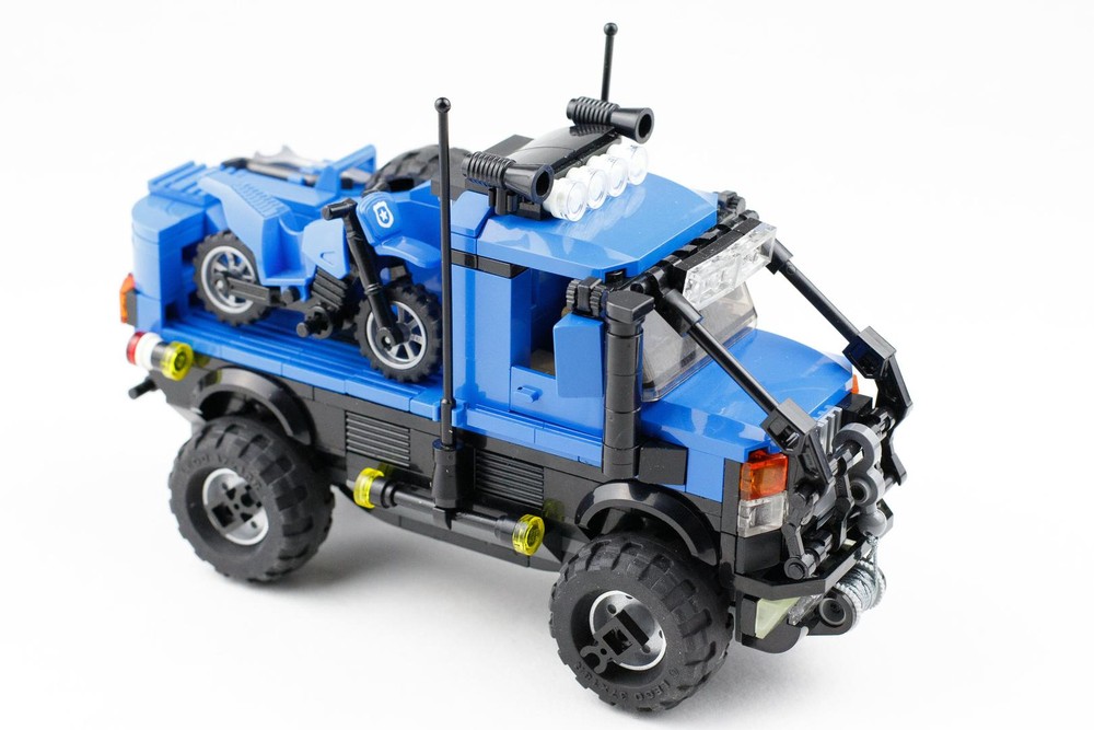 Lego Offroad adventure truck for quick scouting