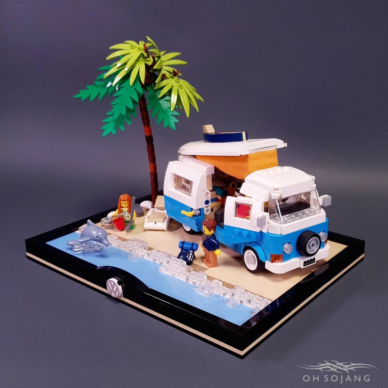 Lego Volkswagen CamperVan T2 - Minifigure Scale (include mini base diorama)