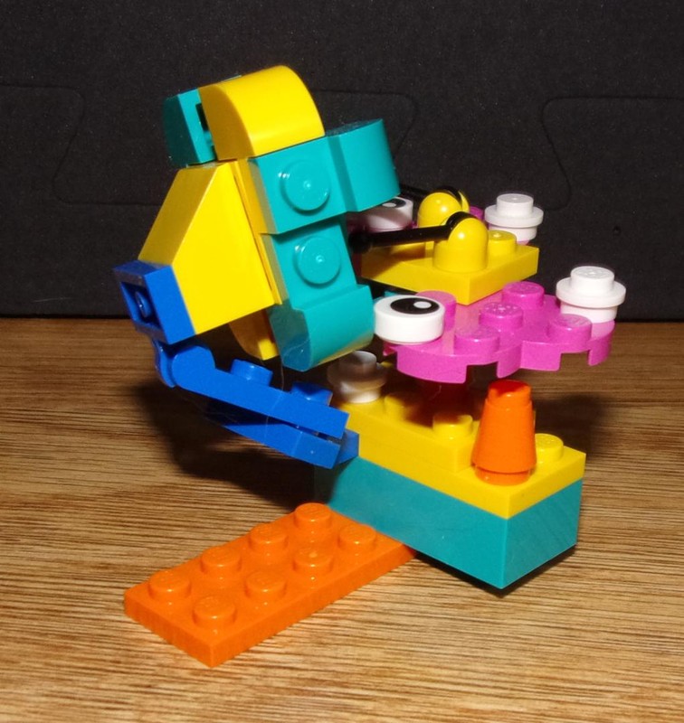 Lego A butterfly and a flower