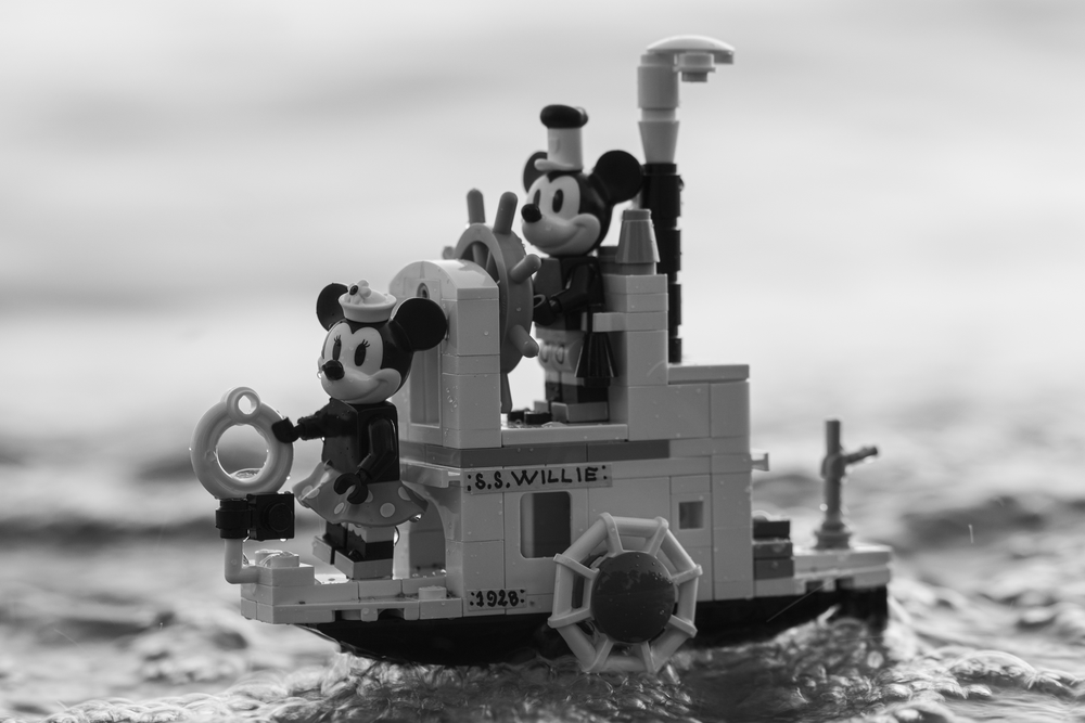 Lego Mini Steamboat Willie