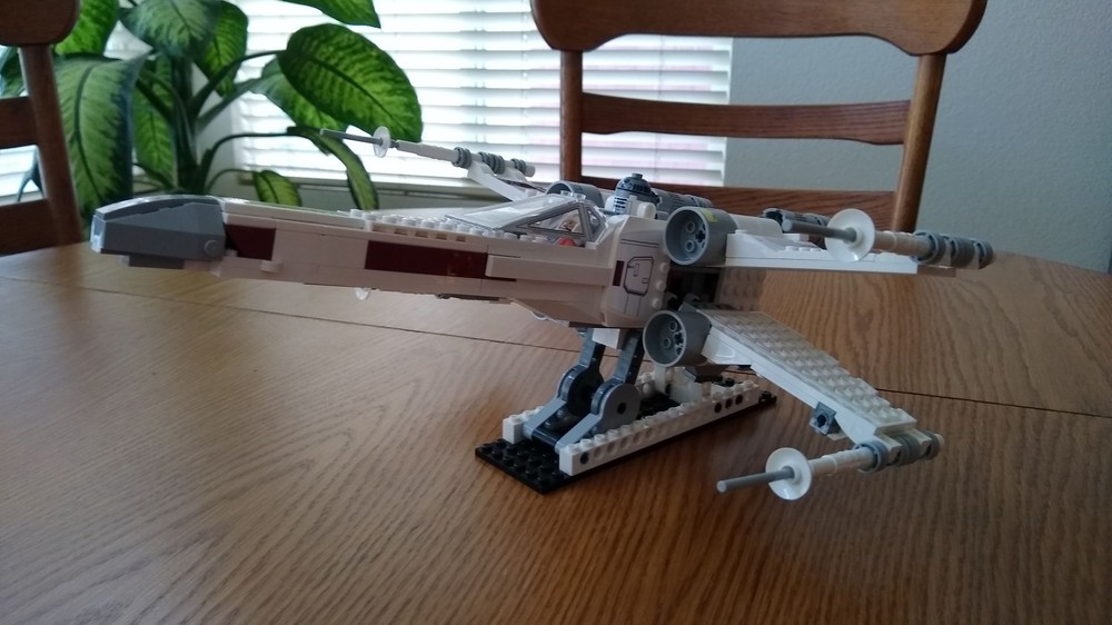 Lego Display Stand for 75301 Luke Skywalker's X-Wing Fighter